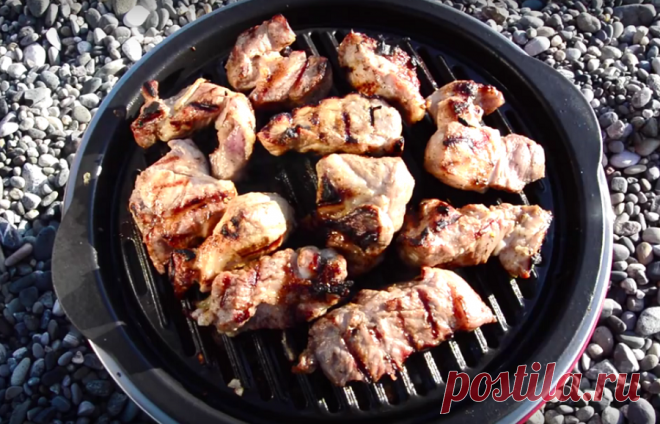 Маринад для шашлыка. Самый простой и вкусный рецепт Представляем вам рецепт самого простого маринада для шашлыка. Такой маринад готовится быстро и просто. Для него вам понадобятся только специи.
Необходимые продукты

мясо — 1 кг
соль — 1 ч.л
кориандр —…