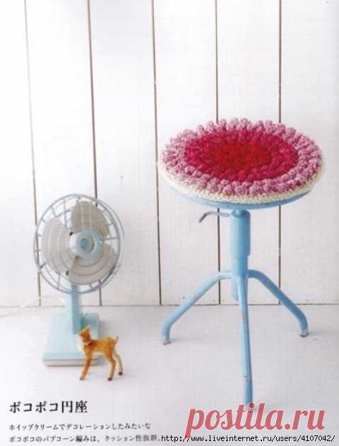 КРУГЛЫЙ КОВРИК - СИДУШКА. КРЮЧОК