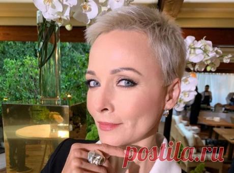 47-летняя Дарья Повереннова выглядит как одногодка дочери на новом фото