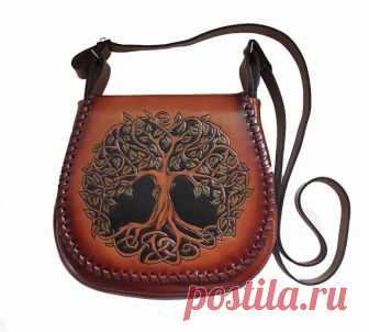 Handpainted genuine leather bag. small womens bag, leather women's bag, leather purse, crossbody bag, shoulder bag, This small elegant womens bag is made of genuine leather and is decorated in a modern style. the size is 22cm / 25cm / 6cm.  Painting hand-painted and burning in the technique of pyrography.  The shoulder strap is made of genuine leather and is adjustable.  The main compartment is with a