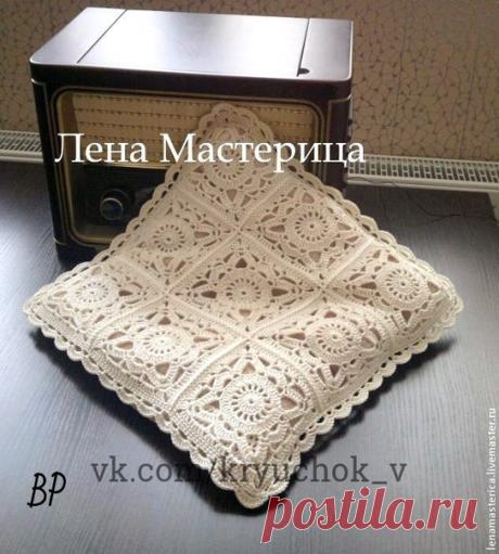 Мастер-класс: Квадратный мотив "Кружевной" 



Ещё один замечательный урок от Елены Божковой, в котором мастерица показывает подробный пошаговый процесс вязания квадратных мотивов крючком. Мотивы в исполнении совсем не сложные, но выглядят очень эффектно! Из них можно связать что угодно: подушки, пледы, салфетки или даже одежду.