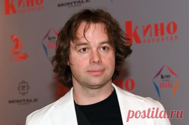 Актер Виталий Гогунский получил штраф за езду на самокате. Звезда «Универа» был наказан за передвижение по проезжей части.