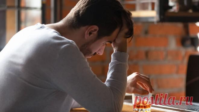 Пермяк "заминировал" бар, из которого его выгнали. В Пермском крае мужчина обиделся на бар и сообщил, что в нем готовится взрыв. Об этом сообщает пресс-служба ГУФССП России по региону. Житель Краснокамска отдыхал в одном из местных баров, но ночью его, сильно выпившего, выгнали из ...