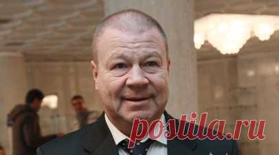 Актёр Селин высказался о «разброде и шатании» в умах Смольянинова и Галкина. Заслуженный артист России Сергей Селин, известный своей ролью старшего лейтенанта милиции Дукалиса в «Улицах разбитых фонарей», рассказал о «разброде и шатании» в головах артистов, которые заняли антироссийскую позицию на фоне спецоперации на Украине. Читать далее