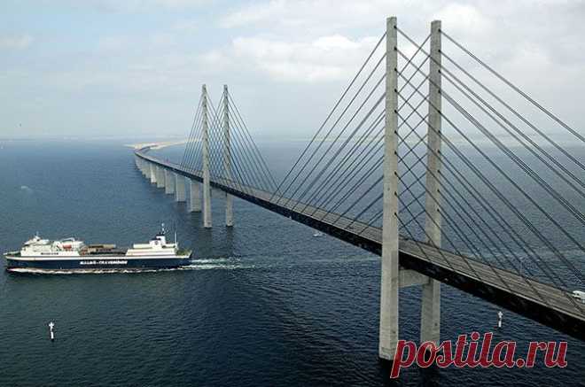Удивительный мост превращается в тоннель, соединяющий Данию и Швецию