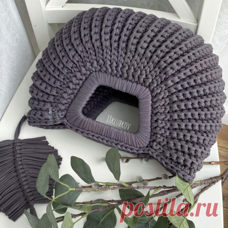 Подробный видео урок на YouTube. Сумка крючком, сумка ракушка, сумка из трикотажной пряжи