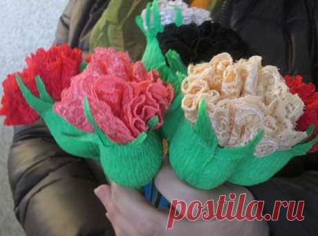 На 8 Марта барановичские мужчины покупали дамам цветы, сделанные из трусов — Intex-press. Последние новости города Барановичи, Беларуси и Мира