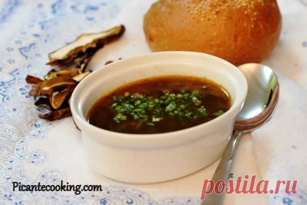 Грибная юшка из сушеных лесных грибов | Picantecooking