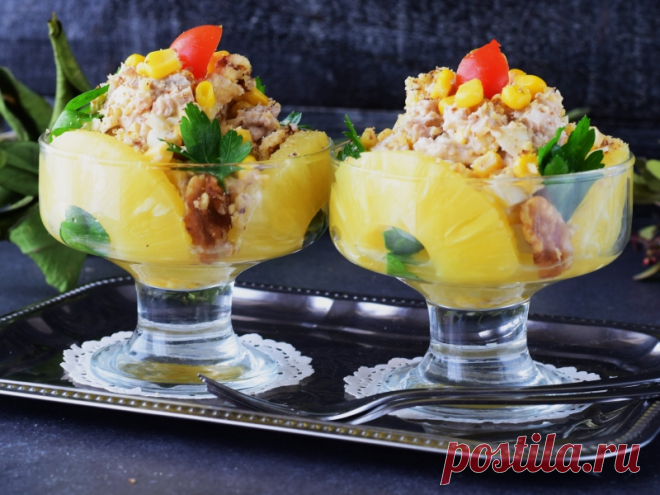 Салат с ананасами, курицей и грецкими орехами — рецепт с фото Простой салат с ананасами и курицей я хочу превратить в праздничный. Вы со мной?