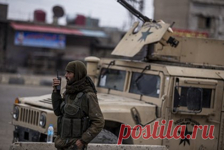 В Сирии при нападении запрещенного в России ИГ погибли четыре человека. В Сирии при нападении запрещенной в России международной террористической организации «Исламское государство» погибли четыре человека. В провинции Хомс боевики напали на собиравших трюфельные грибы местных жителей. Это произошло недалеко от Пальмиры. Среди погибших есть женщина.