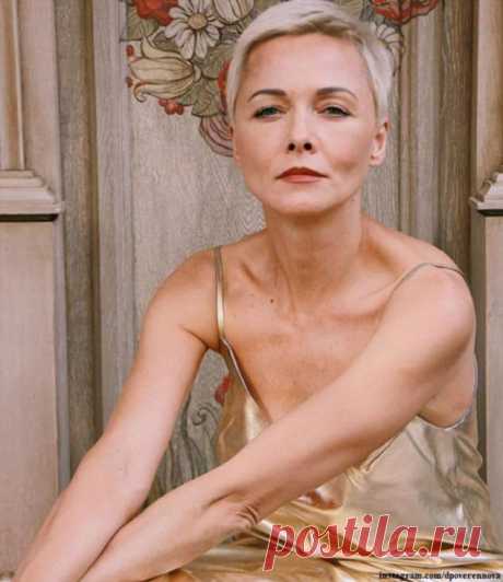 «Как две сестрёнки»: Дарья Повереннова с дочерью сфотографировались в кафе | Краше Всех