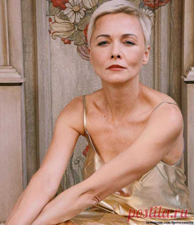 «Как две сестрёнки»: Дарья Повереннова с дочерью сфотографировались в кафе | Краше Всех