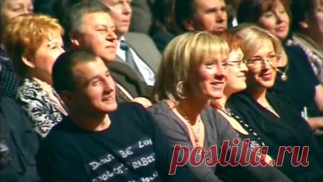 Ансамбль СЯБРЫ "Шумите берёзы" (Лягу прилягу) live Анатоль Ярмоленко и ансамбль СЯБРЫ. солист - основатель ансамбля и его бессменный художественный руководитель, народный артист Республики Беларусь - Анатоль Ярмоленко. 
Фрагмент юбилейного концерта ансамбля "Сябры" в Кремлёвском Дворце Съездов, Москва, 2005г. 
Продюсер программы - заслуженный леятель РФ Артур Цомая. официальный сайт www.syabry.com