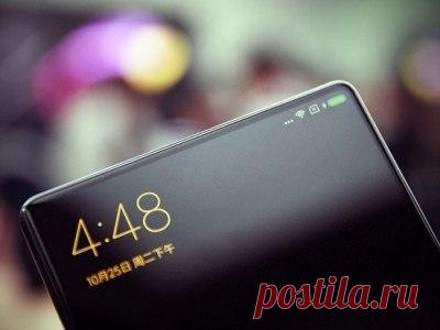 Xiaomi сможет выпускать не более 10 тысяч Mi Mix в месяц Вчера компания Xiaomi провела презентацию, в рамках которой было представлено несколько новых продуктов. В числе новинок оказался необычный смартфон Xiaomi Mi Mix. Аппарат получил несколько отличительных особенностей, среди которых дисплей без рамок по бокам и сверху, а также корпус, выполненный из керамики. В начале презентации сотрудники Xiaomi упомянули о том, что это только работающий прототип, несмотря на это Xiaomi планирует начать…