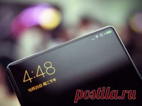 Xiaomi сможет выпускать не более 10 тысяч Mi Mix в месяц Вчера компания Xiaomi провела презентацию, в рамках которой было представлено несколько новых продуктов. В числе новинок оказался необычный смартфон Xiaomi Mi Mix. Аппарат получил несколько отличительных особенностей, среди которых дисплей без рамок по бокам и сверху, а также корпус, выполненный из керамики. В начале презентации сотрудники Xiaomi упомянули о том, что это только работающий прототип, несмотря на это Xiaomi планирует начать…