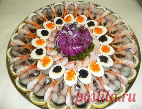 Как красиво подать селедку к праздничному столу)