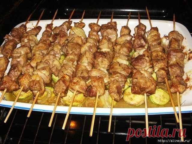 Куриный шашлык с картошкой в духовке