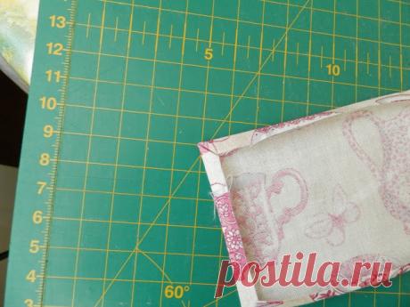 Полезная хитрость для шитья (Шитье и крой) Цитирую дословно, текст автора. Я сегодня радовалась как маленький ребенок, когда получилось очень аккуратненько пришить полоску ткани.А так как настоящий ребенок спал, то радовалась тихо, с фотоап…