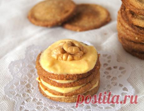 Диетическое овсяно-ореховое пирожное с тыквенным кремом