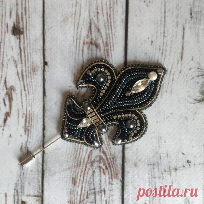 Геральдическая лилия.