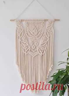 Hand Crafted Wall Hanging Macrame Tapestry Wall Decor Makramee | Macrame | Makramee lernen | Makramee für Anfänger | knüpfen | DIY | Makramee Inspiration | Makramee Anleitung | Wandbehang |Makramee Wandbehang | Wall Hanging | Tapestry | Blumenampel | Plant Hanger | Makramee-Blumenampel | Macrame Plant Hanger | Makramee Schlüsselanhänger | Macrame Key Chain