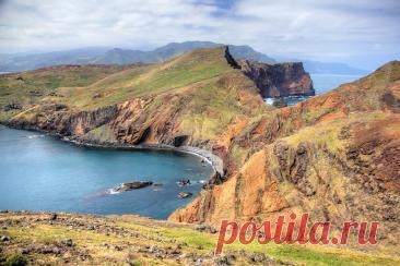 Райское место на земле, о котором многие знают только по-наслышке. Остров Мадейра в Атлантическом океане - остров вечной весны, остров цветов - как только его не называют! Он завораживает красотой своих пейзажей, чистейшим воздухом и умиротворенностью. Кто здесь побывал хоть раз стремится сюда вернуться вновь и вновь!