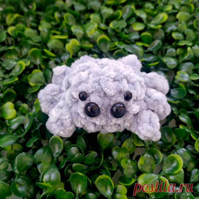 PDF Мини Паучок крючком. FREE crochet pattern; Аmigurumi toy patterns. Амигуруми схемы и описания на русском. Вязаные игрушки и поделки своими руками #amimore - плюшевый паук, маленький паучок из плюшевой пряжи.
