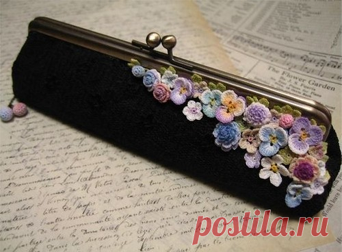 Цветочные аксессуары крючком