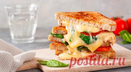 Что можно приготовить за 5 минут. 7 идей: пицца в лаваше, бутерброд, кекс в кружке и другие вкусные блюда — читать на Gastronom.ru Бывает так, что проспал, поэтому на завтрак ровно 5 минут и ни секундой больше. Или так — дедлайн и нет времени, но не оставлять же семью голодной! Так что же можно приготовить за 5 минут, если такое вообще реально? Вы удивитесь, но очень многое — ом - статья на кулинарном сайте Gastronom.ru