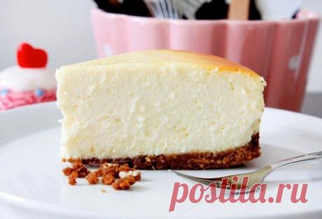 Творожный чизкейк
на 100грамм - 94.49 ккалБ/Ж/У - 12.88/2.96/3.65 

Ингредиенты: 
Корж: 
Овсяные отруби - 4 ст. л 
Кефир 1% - 3 ст. л 
Яйцо - 1 шт 
Подсластитель - по вкусу 

Крем: 
Творог обезжиренный - 400 г 
Яйца - 2 шт 
Кефир 1% - 1 ст. л 
Сода - 3 г 
Подсластитель - по вкусу