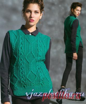 Вязаные безрукавки узорами кос