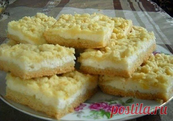 Творожный пирог с крошкой Творожный пирог с крошкой Сочетание песочной крошки и нежной творожно-яблочной начинки создают невероятно яркий и незабываемый вкус. Вы не останетесь