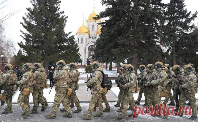 Госдума одобрила наказание добровольцев за преступления против службы. Госдума приняла в первом чтении законопроект о распространении на участников добровольческих формирований уголовной ответственности за ряд преступлений, совершенных при выполнении боевых задач.