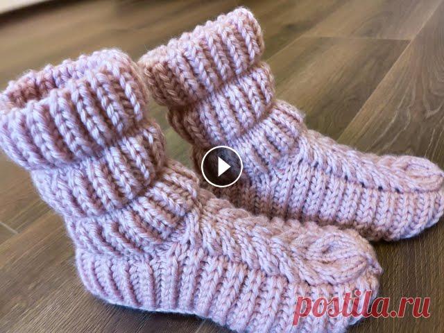 САПОЖКИ-НОСОЧКИ,ДОМАШНИЕ,ТЕПЛЫЕ,ЧУДЕСНЫЕ.Вяжем вместе тапочки. Чудесные,красивые,объемные сапожки,носочки,тапочки. Домашние и очень уютные. Вяжем на 2 спицах английской резинкой простым способом в сочетании с лице...