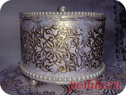 Шкатулка из бабины. Декор шпатлевкой.