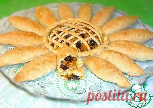 Слойки с тыквой, изюмом и семечками  как пирог