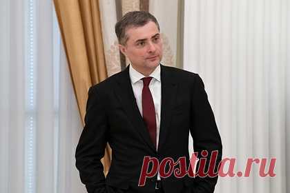 Сурков заявил о золотом веке России с «порядком и скрепами» на годы вперед. В начале XXI века российская вертикаль власти остановила лавину социального хаоса и вытянула страну «из-под завалов перестройки». Об этом заявил экс-замглавы Администрации президента страны Владислав Сурков. «Двадцать лет стабильности, которых не хватило Столыпину, теперь у нас есть», — заявил он.