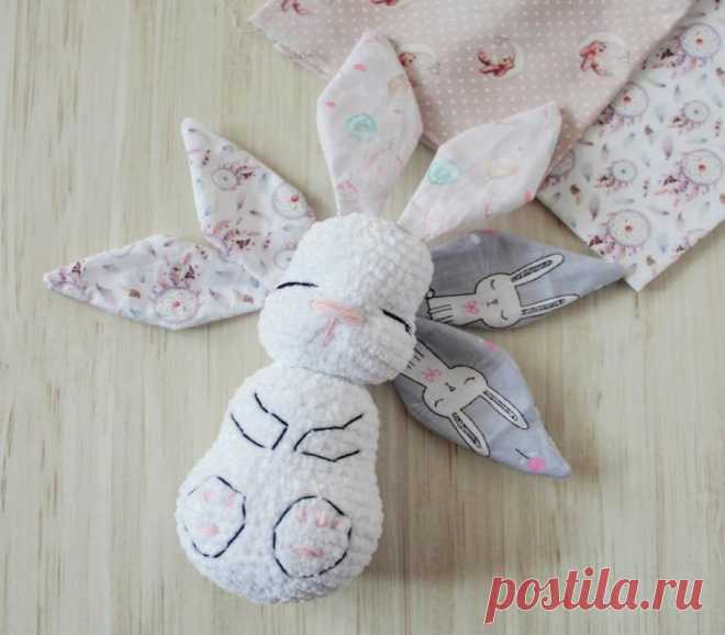 PDF Зайка Соня крючком. FREE crochet pattern; Аmigurumi toy patterns. Амигуруми схемы и описания на русском. Вязаные игрушки и поделки своими руками #amimore - зайка из плюшевой пряжи, заяц, плюшевый зайчик, кролик, зайчонок, крольчонок.
