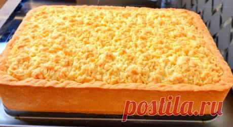 Творожный пирог - мой любимый и многими забытый. Рецепт напомнила бабушка Творожные пироги появились достаточно недавно, если сравнивать с мясными и овощными пирогами. Дело в том, что многие народы сперва были заинтересованы в выпечке с мясом и рыбой. В кулинарных книгах римлян, египтян и греков в древности не найти рецепта творожной выпечки. Употреблять творог в пищу начали в восточных странах. При перемещении на дальние расстояния в […]