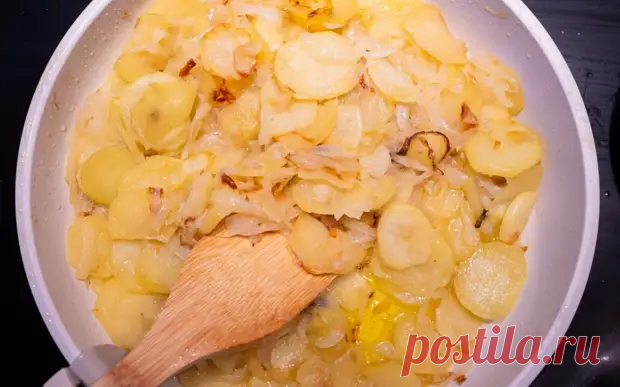 Картофель, жаренный с яблоками и луком - Будет вкусно - Медиаплатформа МирТесен
