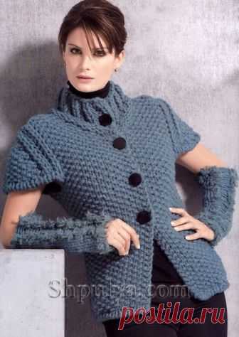 Серо-голубой жакет и митенки, вязаные спицами

Размер жакета: 44 (50; 56) Вам потребуется: 650 (750; 800) г пряжи (50% шерсть, 10% альпака, 40% акрил; 50 г/30 м) в серо-голубой гамме. Спицы № 12,75. 4 пуговицы черного цвета. Вспомогательная спица.
Узоры и виды петель. Изн. гл. Трубчатый набор (вспом. контрастной нитью набрать необходимое количество п.. прод. основной нитью, удалить позднее вспом. нить): 1-й р: кром. п., * 1 лиц. п.. 1 нак. повт. от * до *. кром п.. 2-й р.:...