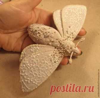 Великолепная брошь-бабочка из кружева и бисера — Делаем руками