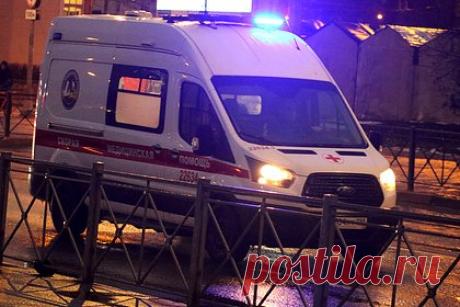 Россиянка покончила с собой после обмана мошенников. В Железногорске-Илимском Иркутской области женщина покончила с собой после обмана мошенников. Об этом сообщает Telegram-канал Babr Mash. По данным авторов канала, россиянку обманули почти на миллион рублей при покупке квартиры. Известно, что женщина вместе с мужем взяла кредит на 960 тысяч рублей.