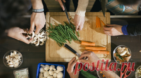 Врач Картаева рассказала, как готовить полезные овощи. Врач-гастроэнтеролог, диетолог группы компаний BestDoctor Яна Картаева дала рекомендации по приготовлению овощей. Читать далее