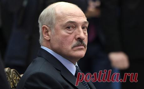 Лукашенко второй раз за два дня поговорил с Меркель по телефону. Президент Белоруссии Александр Лукашенко провел второй последние два дня телефонный разговор с врио канцлера Германии Ангелой Меркель, сообщает белорусское государственное информагентство «БелТА».