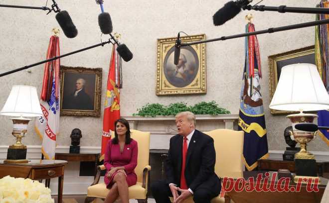 Трамп оценил шанс избрания своей конкурентки на пост вице-президента. Трамп — фаворит президентской гонки среди республиканцев, Хейли на третьем месте. Прежде она резко критиковала Трампа, а затем пыталась наладить отношения. Экс-президент исключил, что может взять ее вице-президентом