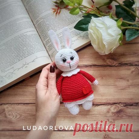 Вязаная зайка
Автор игрушки: Людмила Орлова
Автор описания: Y-ammi Art
Описание вязания
Показать полностью…