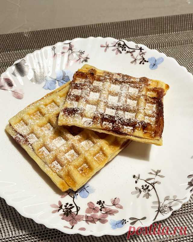 Вафли с начинкой из слоеного теста