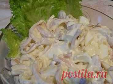 Очень вкусный салат из кальмаров с плавленым сыром - Простые рецепты Овкусе.ру