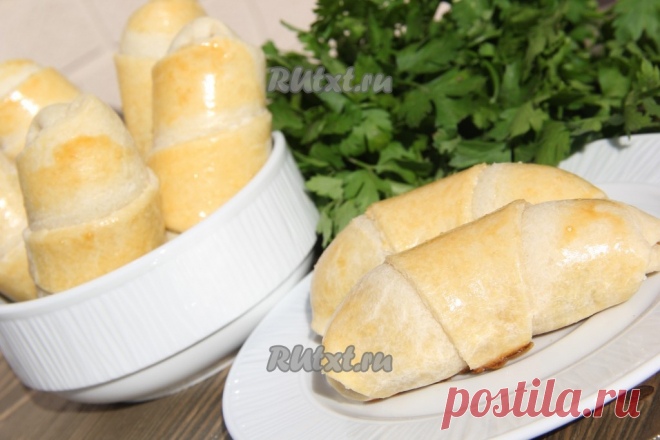 Пирожки с творогом и сыром.